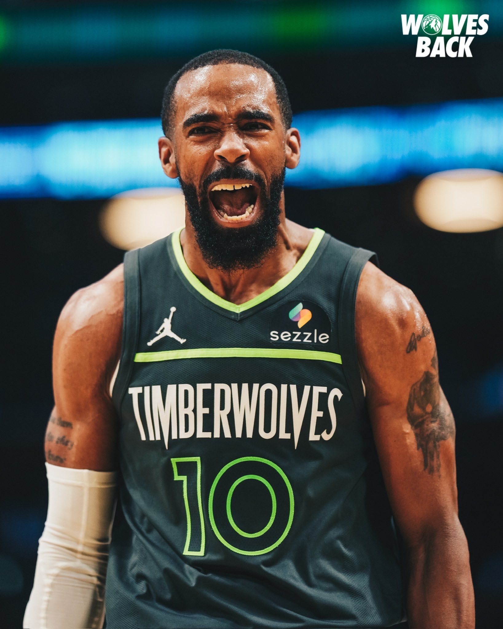 雄鹿中锋：比赛中需保持冷静