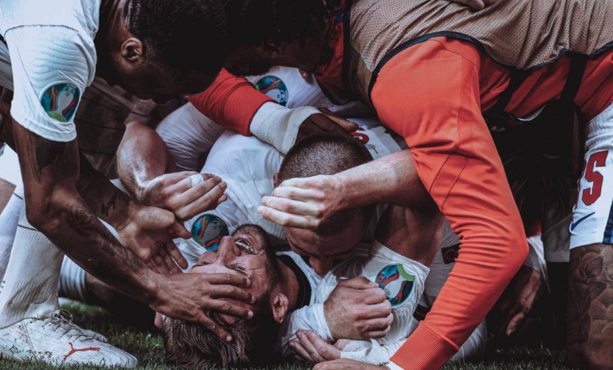 英格兰不敌德国，小组出线前路充满挑战