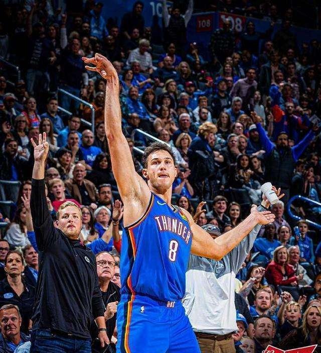 猛龙力克雷霆,王哲林点燃赛场 猛龙力克雷霆,王哲林点燃赛场