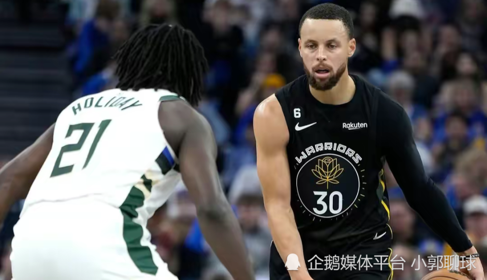 雷速APP-福建队鏖战快船，霍勒迪点燃赛场