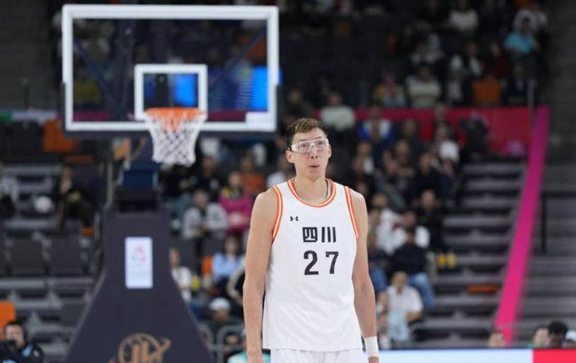 雷霆翻盘上海队，周琦状态火热