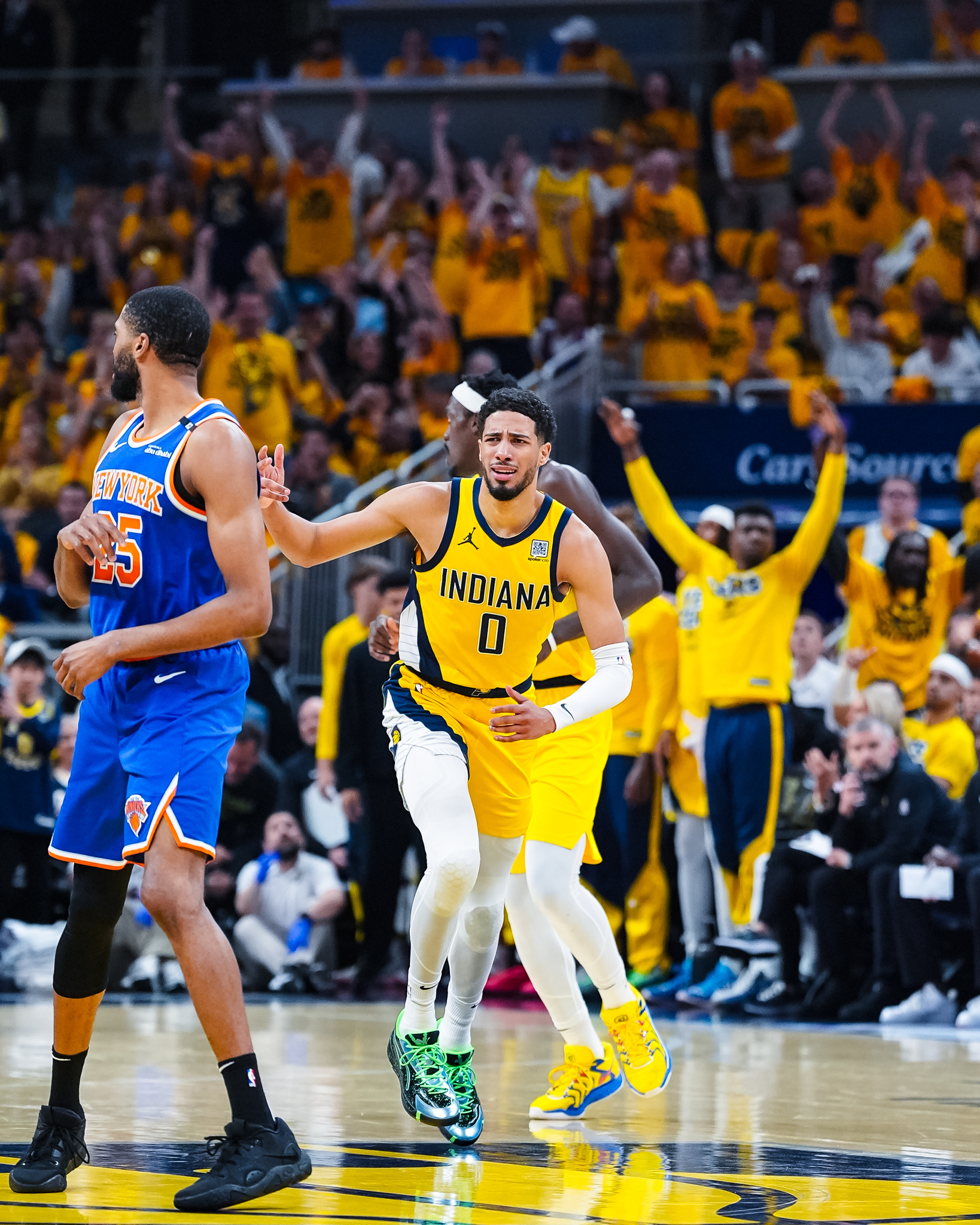 步行者绝杀青岛队，恩比德点燃赛场