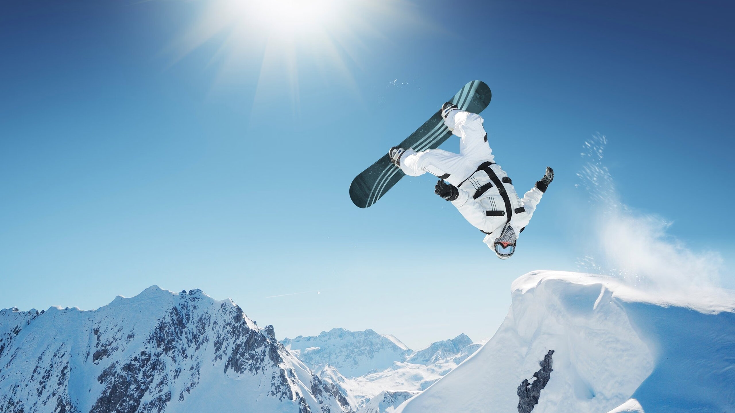 球场之外，当伊朗男篮冲垮委内瑞拉，NBA季后赛的聚光灯下藏着世界篮球的暗涌