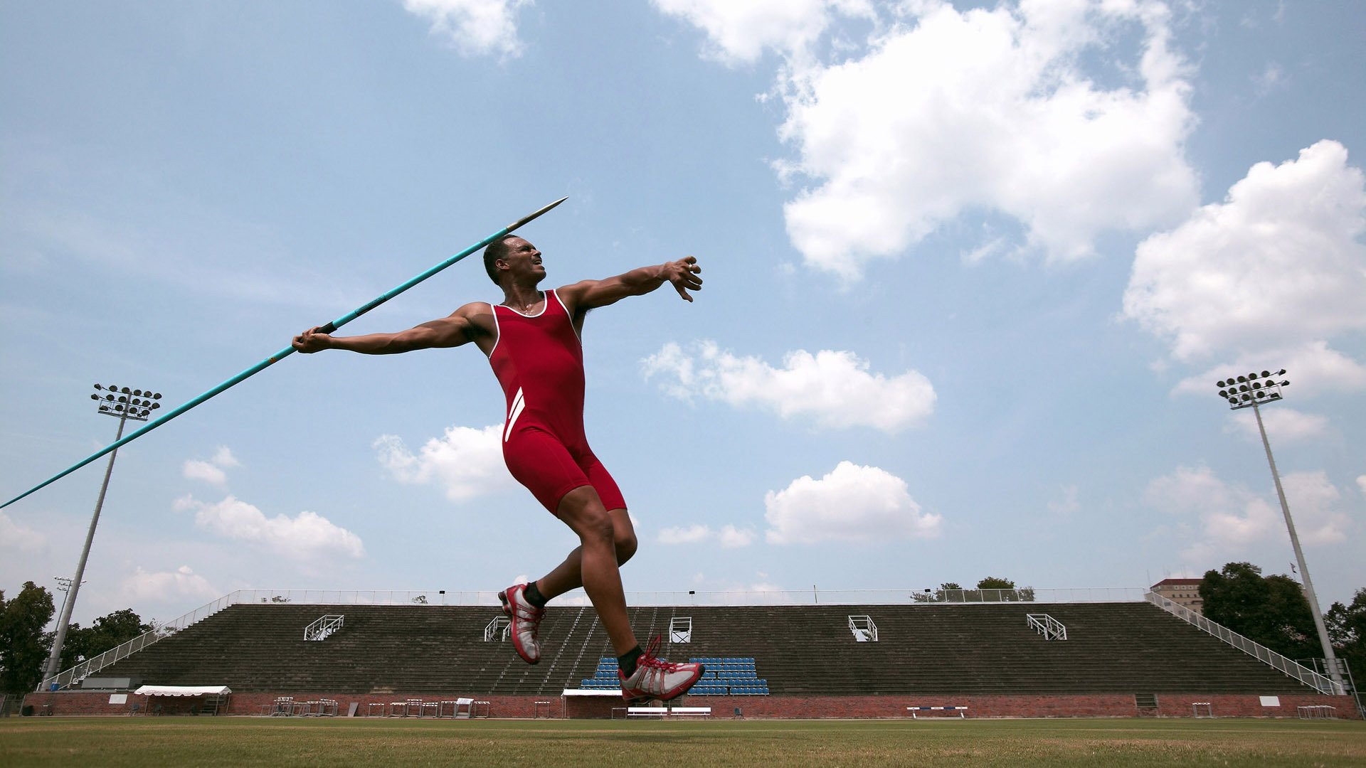 比利亚雷亚尔力克里昂,姆巴佩成为关键先生