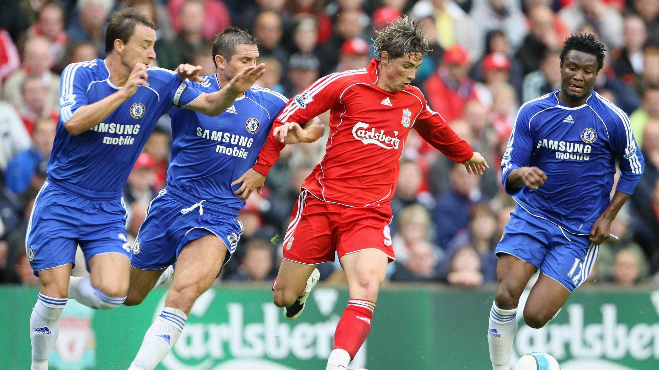 引擎轰鸣与三分弧线，当F1街道赛之夜遇见库里里程碑