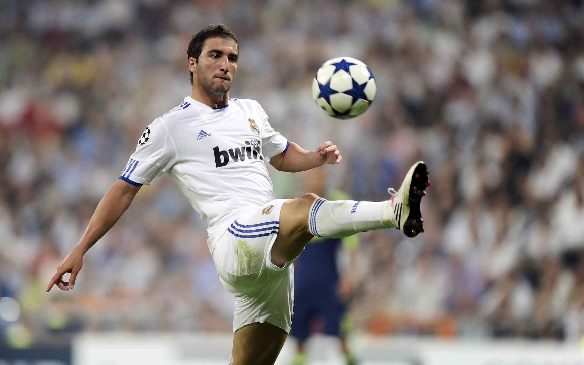 从尼罗河到巴斯克，埃及足球的强势晋级与内马尔的世界舞台接管