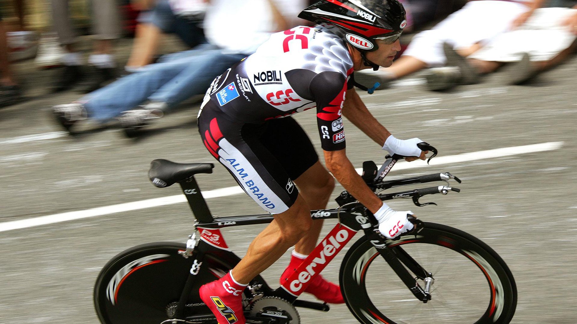 红土与草地的交响，辛纳率队跨越时空，蒙特卡洛鏖战温网启示录